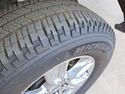 Used 2017 Ford F150 Lariat image 13