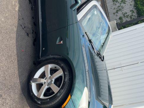 Used 2006 Pontiac Solstice Convertible 2D w/ Premium Package image 1