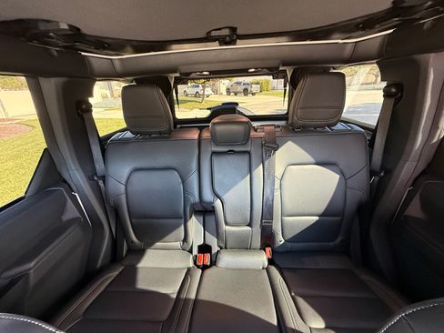 Used 2025 Ford Bronco Big Bend image 10