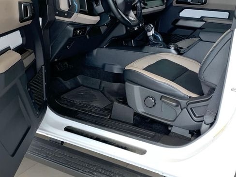 Used 2023 Ford Bronco Wildtrak image 15