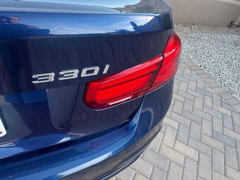 Used 2017 BMW 330i xDrive Sedan AWD/4WD image 2