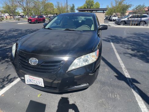 Used 2009 Toyota Camry LE image 4