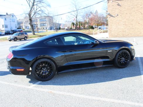 Used 2017 Ford Mustang GT w/ GT Performance Package image 2