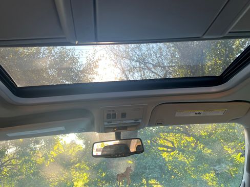 Used 2014 Chevrolet Suburban LT w/ Luxury Package image 8