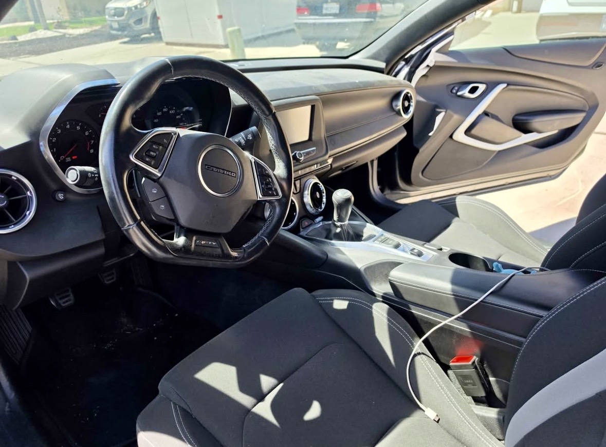 Used 2017 Chevrolet Camaro LT RWD image 16