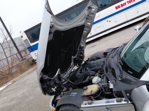 Used 2009 Saturn Sky w/ Premium Trim Package image 27