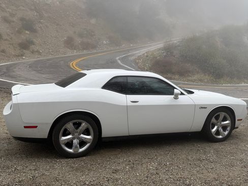 Used 2013 Dodge Challenger SXT Plus image 5