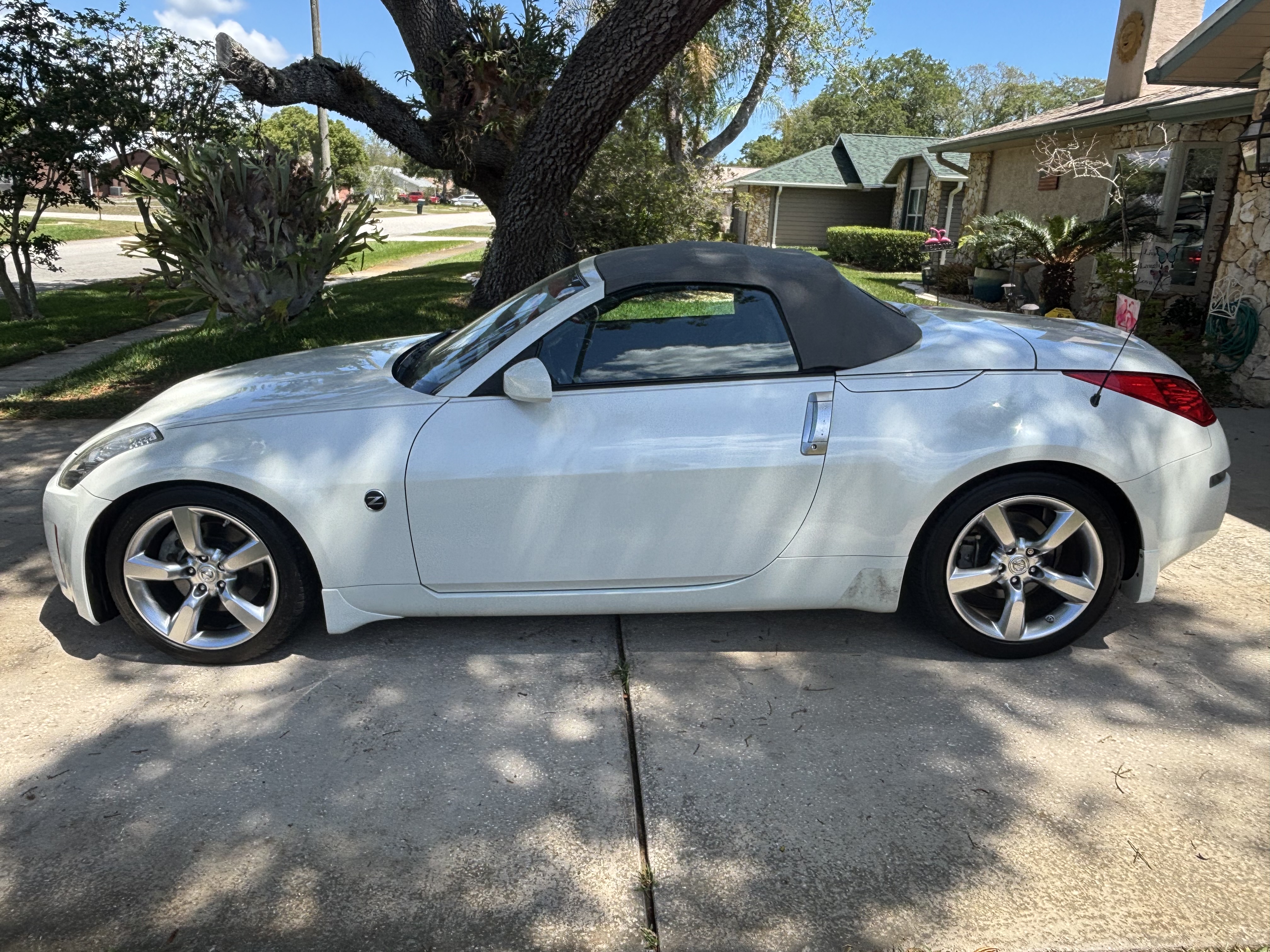 Used 2008 Nissan 350Z Touring RWD image 1