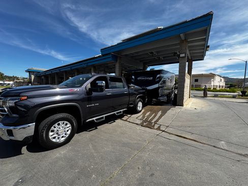 Used 2024 Chevrolet Silverado 2500 LTZ w/ LTZ Convenience Package image 11