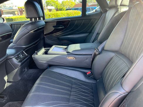 Used 2018 Lexus LS 500h 500h Sedan 4D w/ Luxury Package image 9