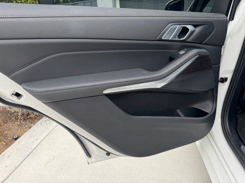 Used 2024 BMW X7 xDrive40i w/ M Sport Package image 24