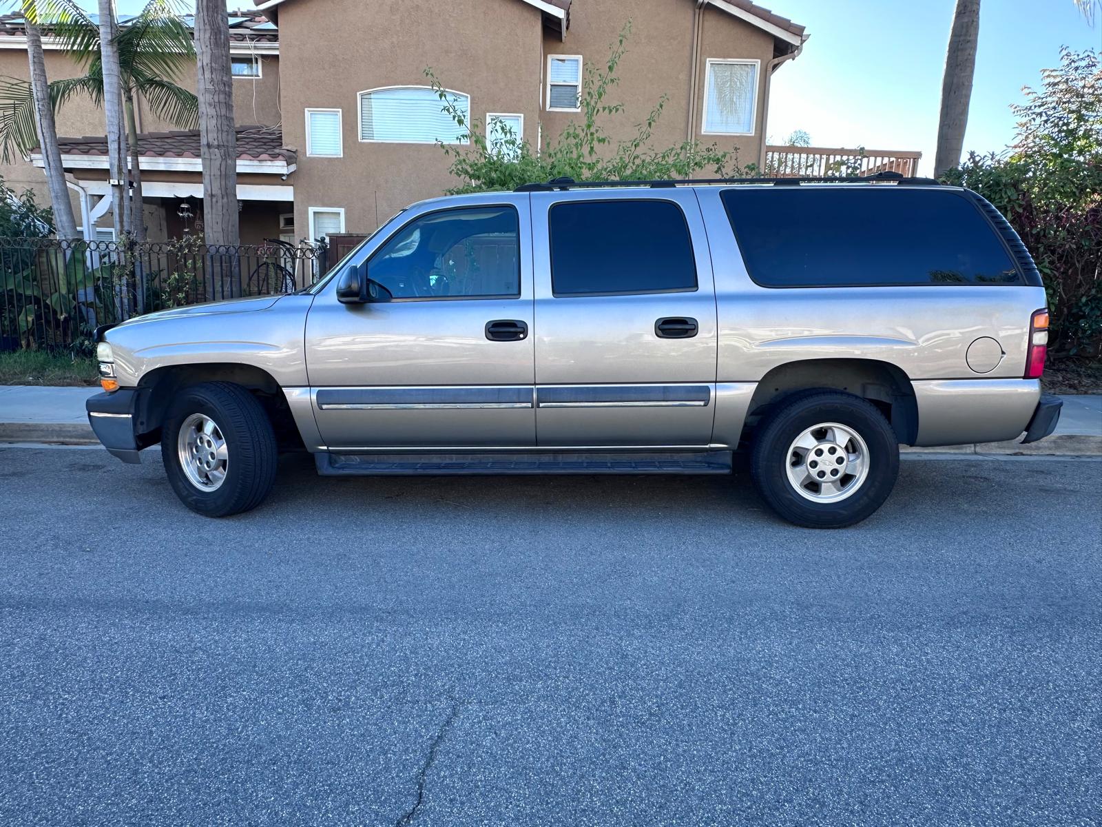 Used 2003 Chevrolet Suburban LS w/ Cargo Package RWD image 8