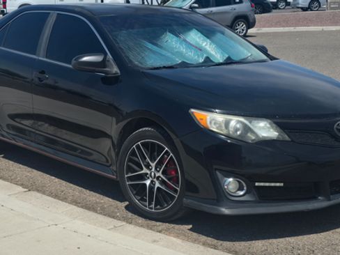 Used 2013 Toyota Camry SE image 4