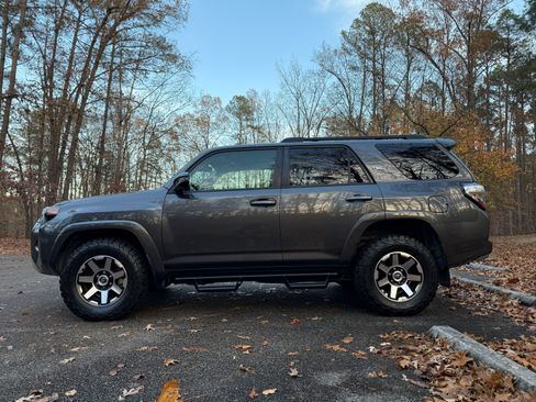 Used 2021 Toyota 4Runner TRD Off-Road Premium image 10
