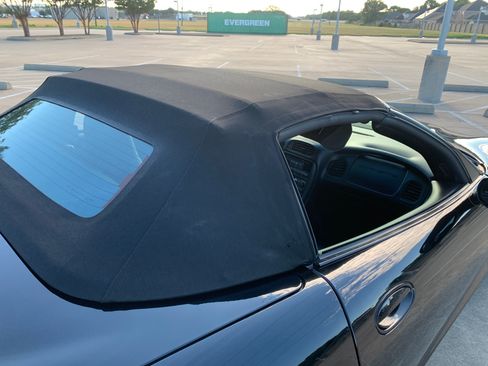 Used 2000 Chevrolet Corvette Convertible w/ Memory Pkg RWD image 26