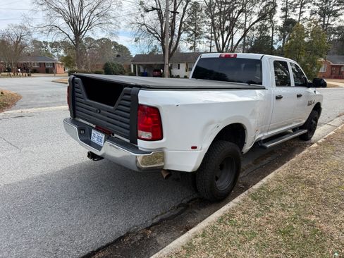 Used 2018 RAM 3500 Tradesman w/ Chrome Appearance Group image 14