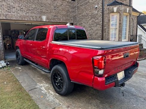 Used 2022 Toyota Tacoma SR image 9