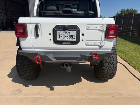 Used 2021 Jeep Wrangler Unlimited Rubicon w/ LED Lighting Group AWD/4WD image 4