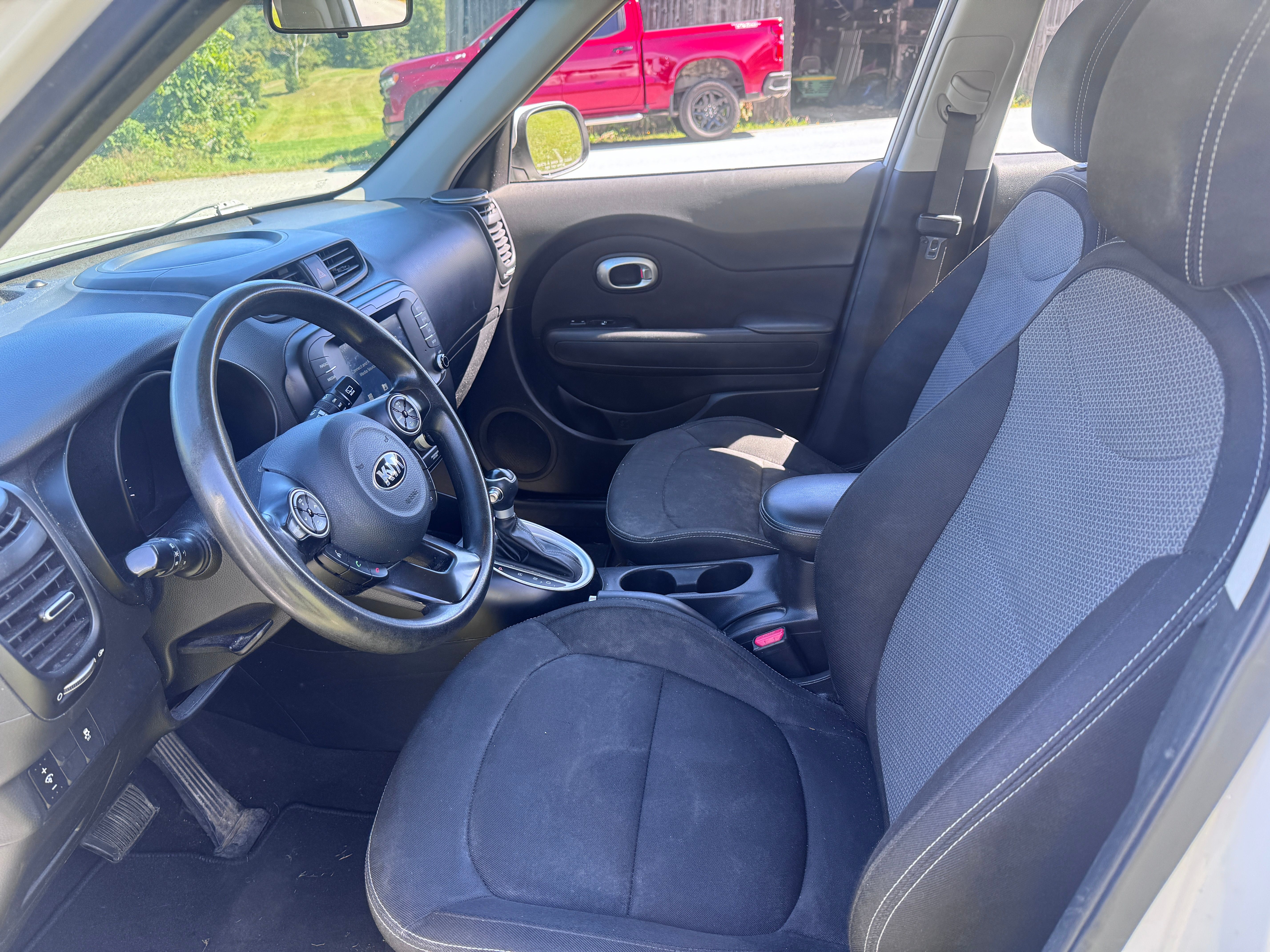 Used 2018 Kia Soul + FWD image 10