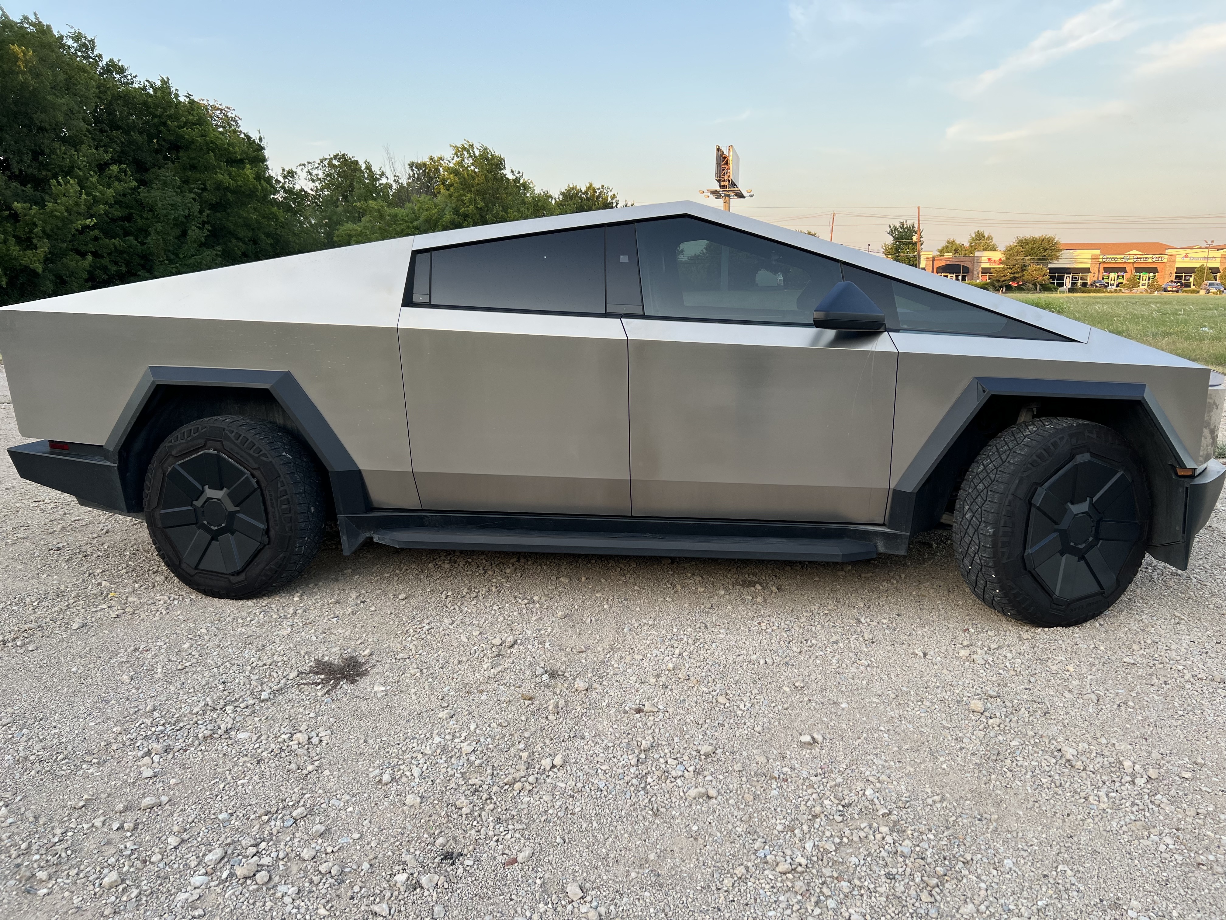 Used 2025 Tesla Cybertruck AWD Crew Cab image 16