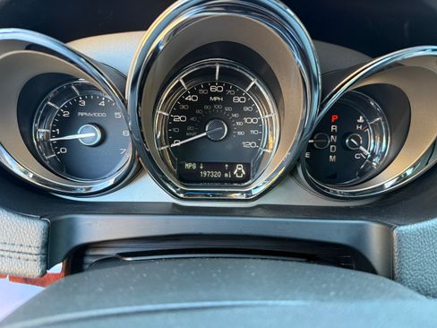 Used 2010 Lincoln MKT 2WD image 12