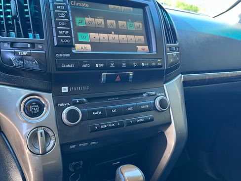 Used 2011 Toyota Land Cruiser w/ Upgrade Pkg image 9