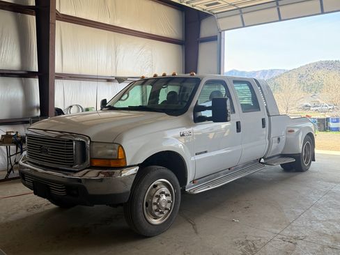 Used 1999 Ford F550 176 WB image 2