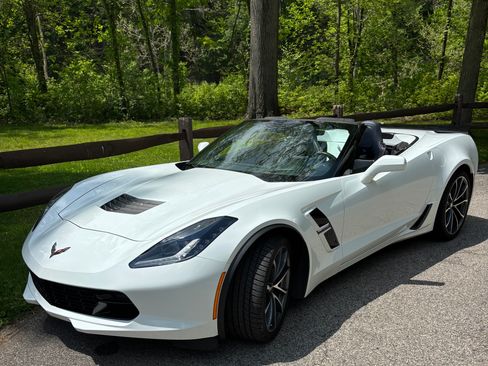 Used 2017 Chevrolet Corvette Grand Sport RWD image 4
