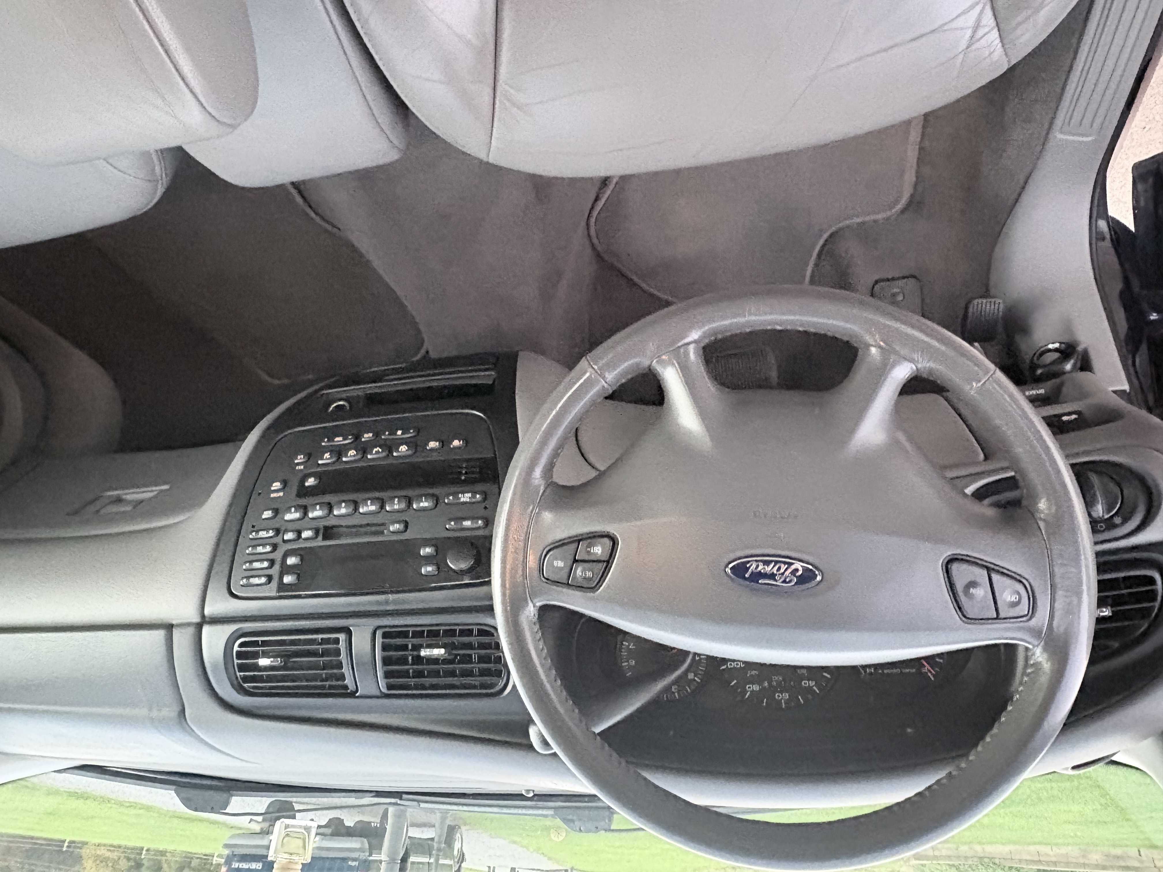 Used 2000 Ford Taurus SEL FWD image 8