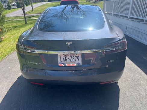 Used 2018 Tesla Model S 100D image 8