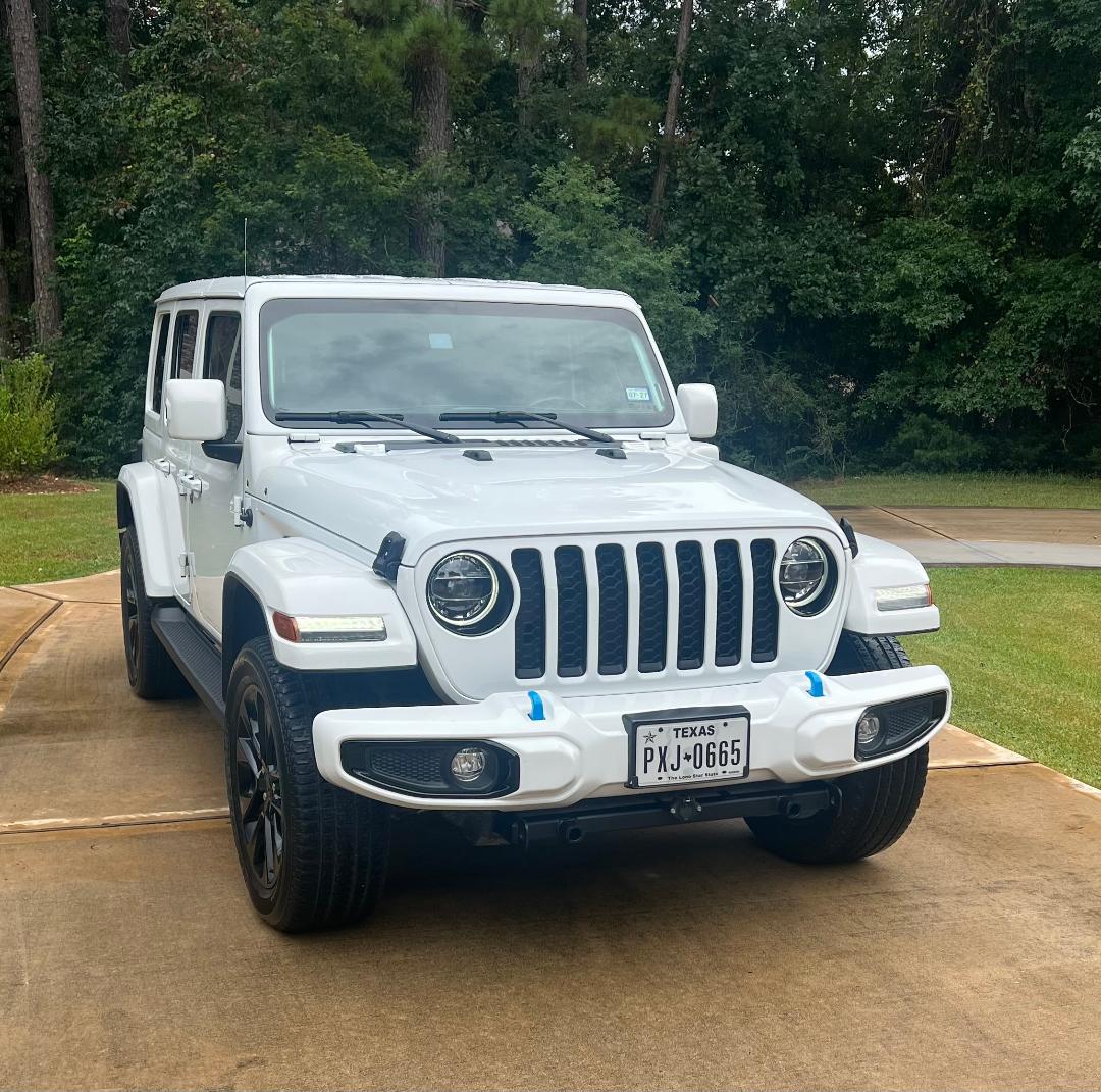 Used 2021 Jeep Wrangler Unlimited Sahara AWD/4WD image 2