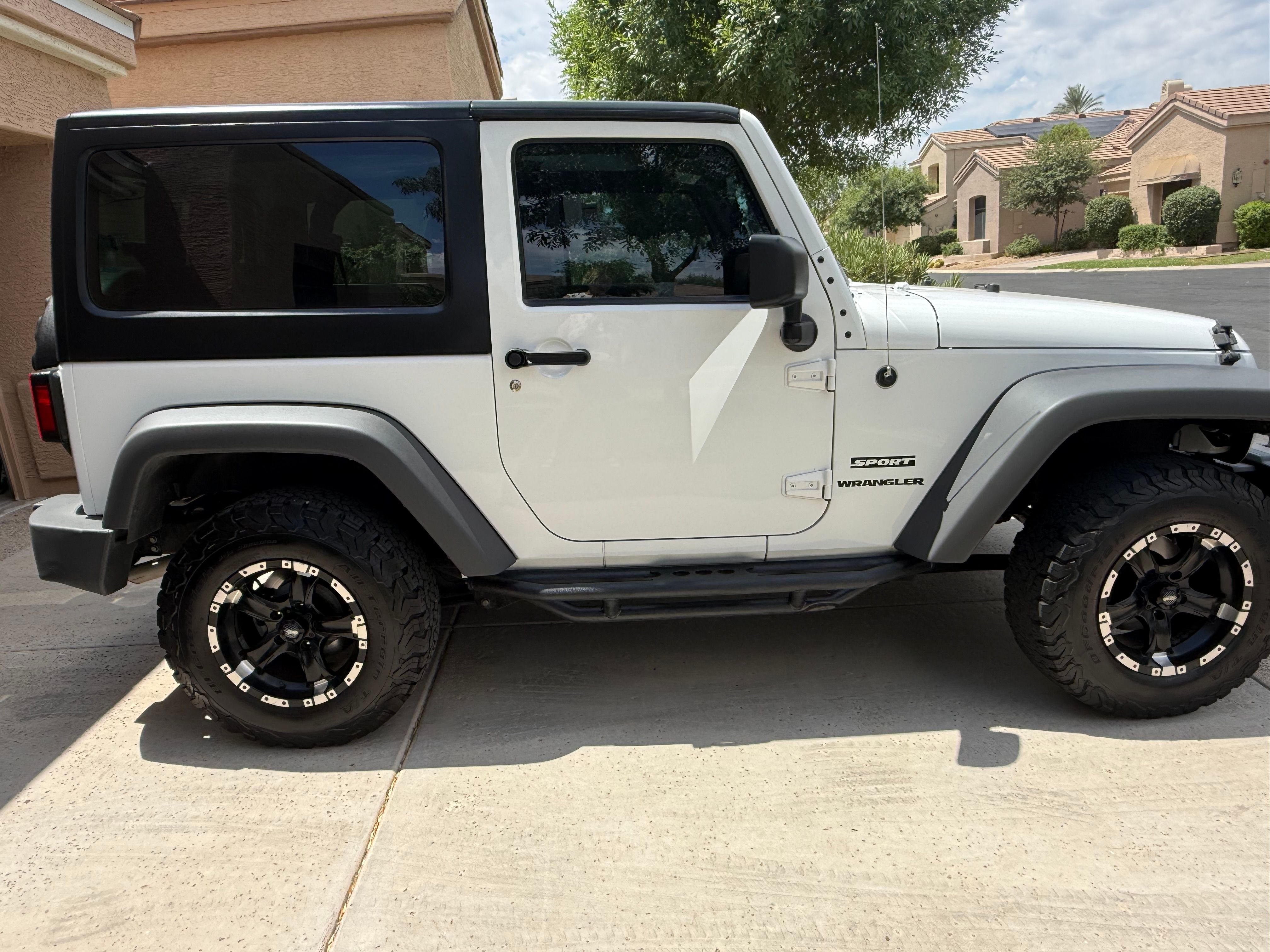 Used 2012 Jeep Wrangler Sport w/ Connectivity Group AWD/4WD image 2