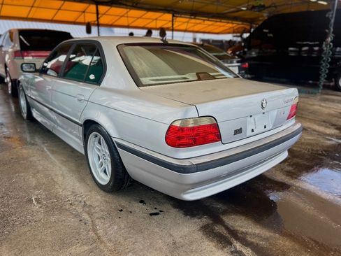 Used 2001 BMW 740i RWD image 5