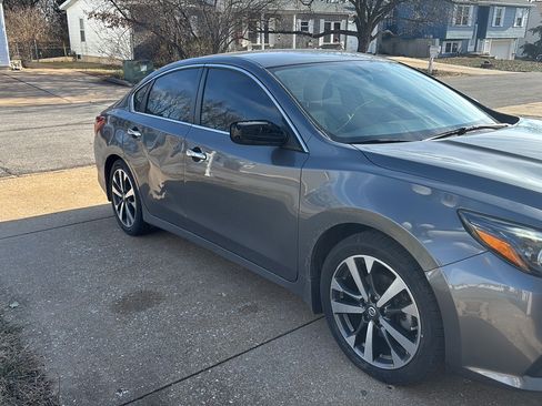 Used 2017 Nissan Altima 2.5 SR w/ LED Appearance Package image 1