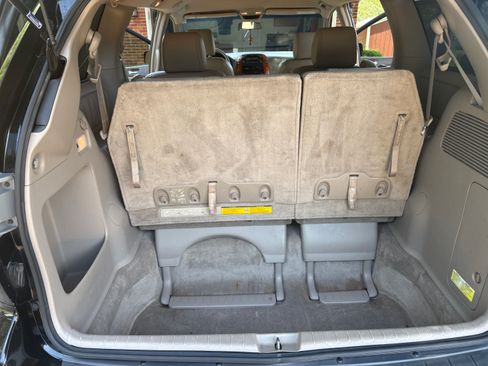 Used 2008 Toyota Sienna FWD image 9