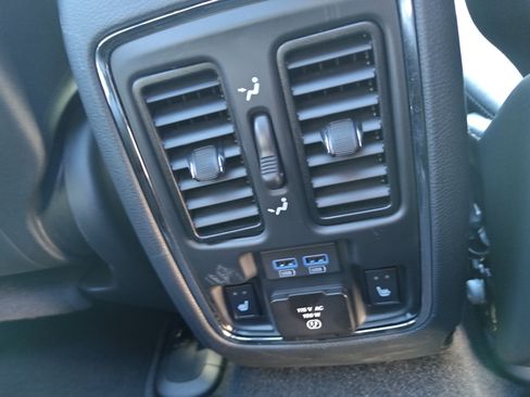 Used 2020 Jeep Grand Cherokee Limited w/ Luxury Group II image 8