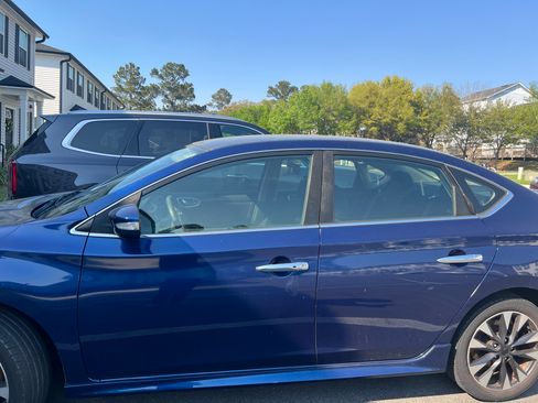 Used 2017 Nissan Sentra SR w/ Driver's Assist Package image 5