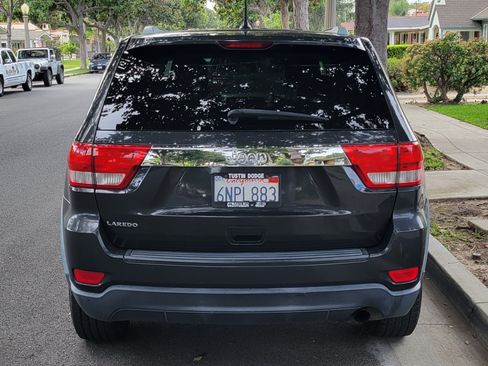 Used 2011 Jeep Grand Cherokee Laredo image 5