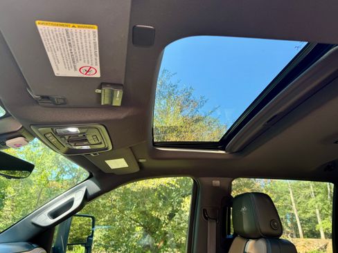 Used 2021 Chevrolet Silverado 3500 High Country image 20