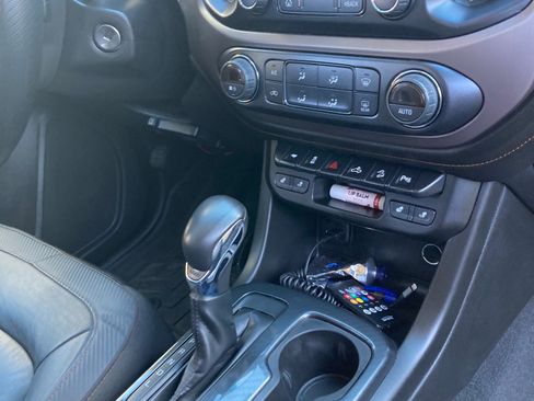 Used 2022 GMC Canyon AT4 w/ Trailering Package image 4