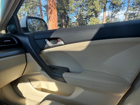 Used 2010 Acura TSX Sedan image 6