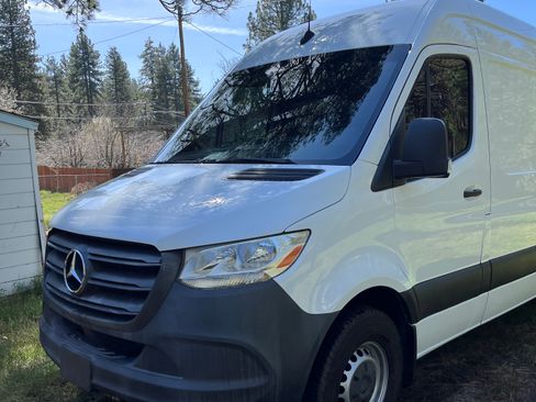 Used 2022 Mercedes-Benz Sprinter 2500 image 5