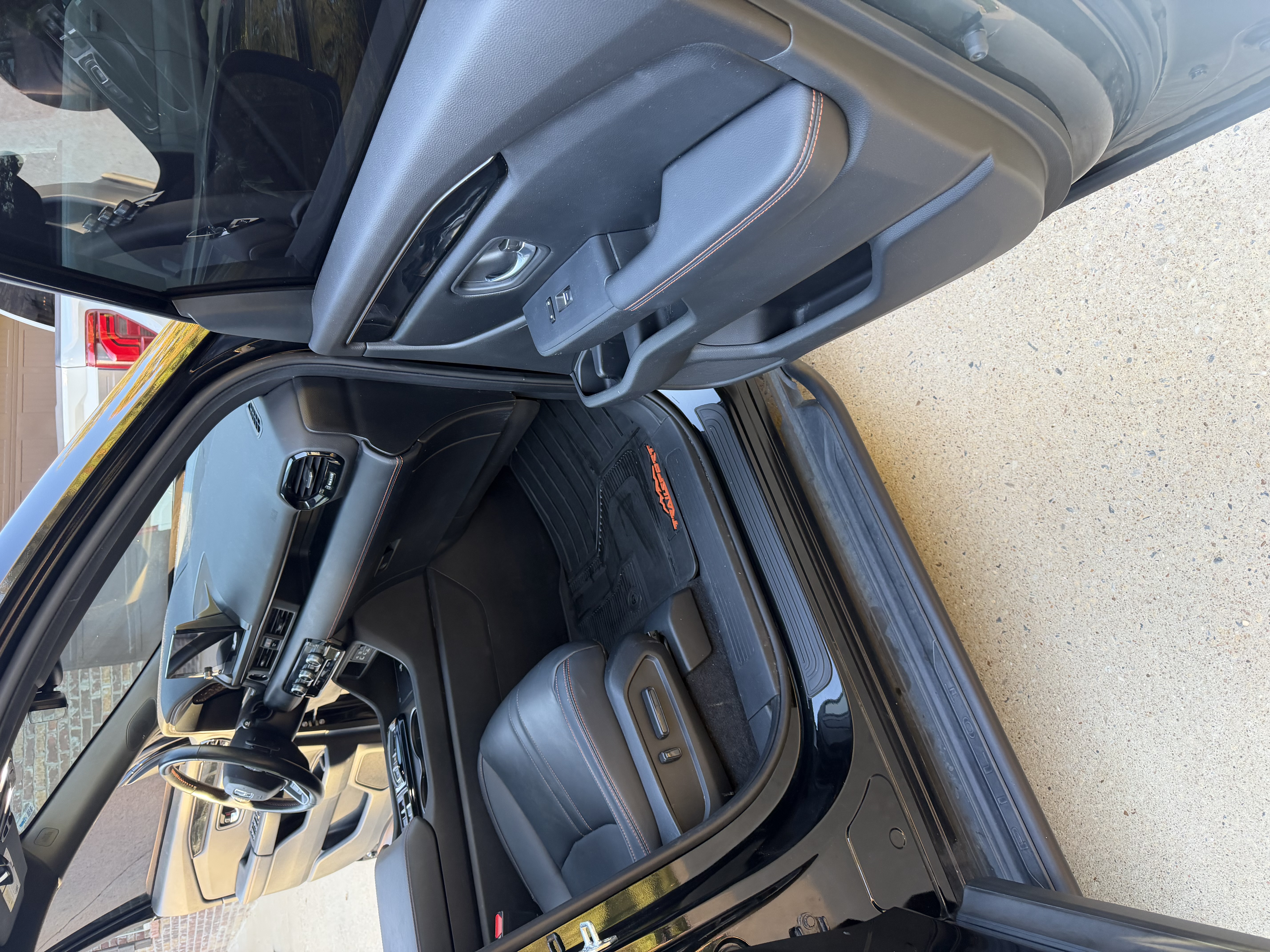 Used 2023 Honda Pilot TrailSport image 8