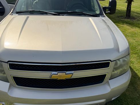 Used 2007 Chevrolet Suburban 2500 LT w/ LT Preferred Equipment Group AWD/4WD image 4