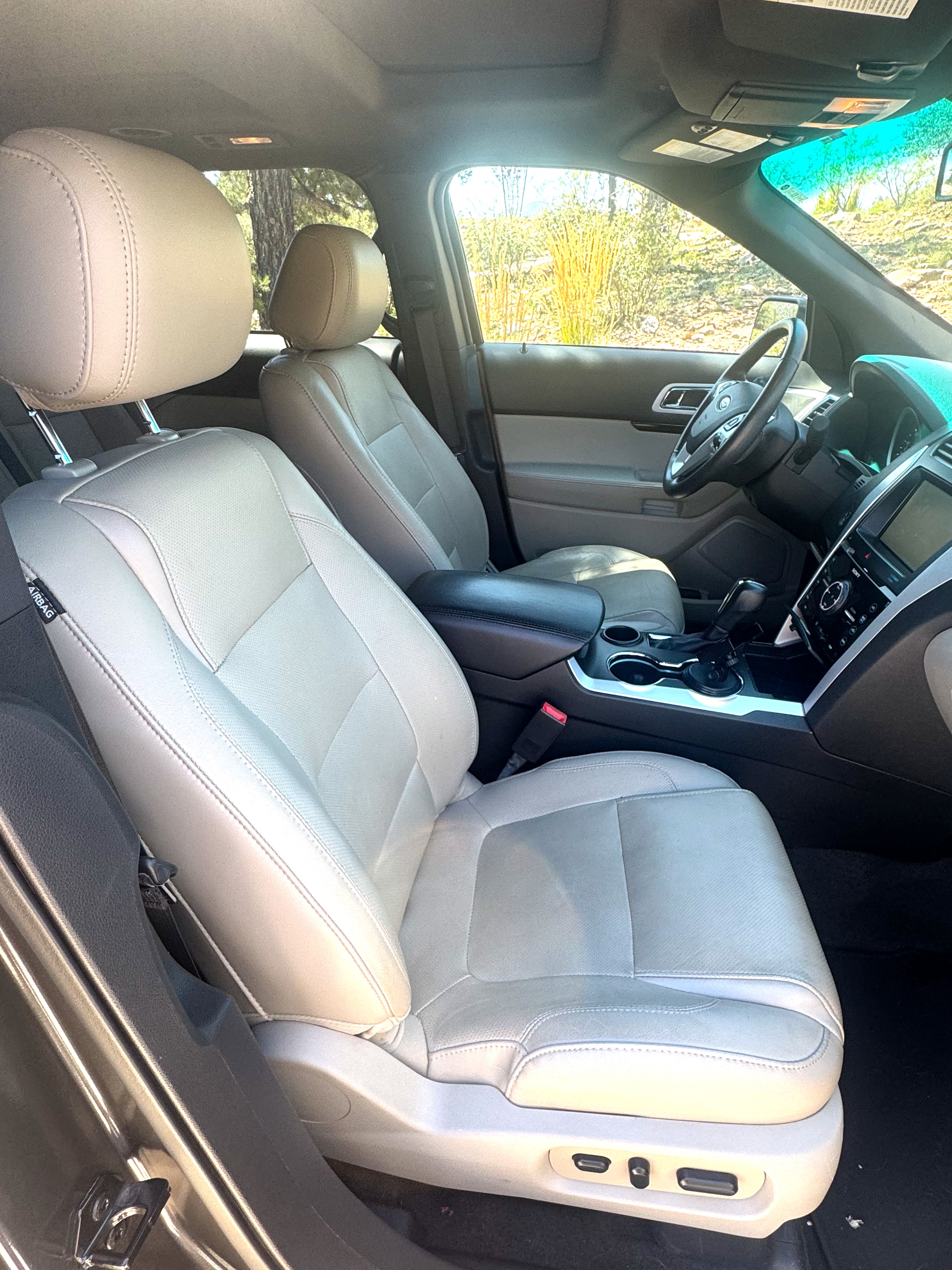 Used 2015 Ford Explorer Limited w/ Equipment Group 302A FWD image 15