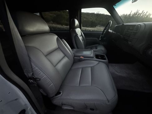 Used 1997 Chevrolet Tahoe 4WD 2-Door w/ Preferred Equipment Group 3 image 11