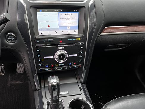 Used 2018 Ford Explorer Platinum image 5