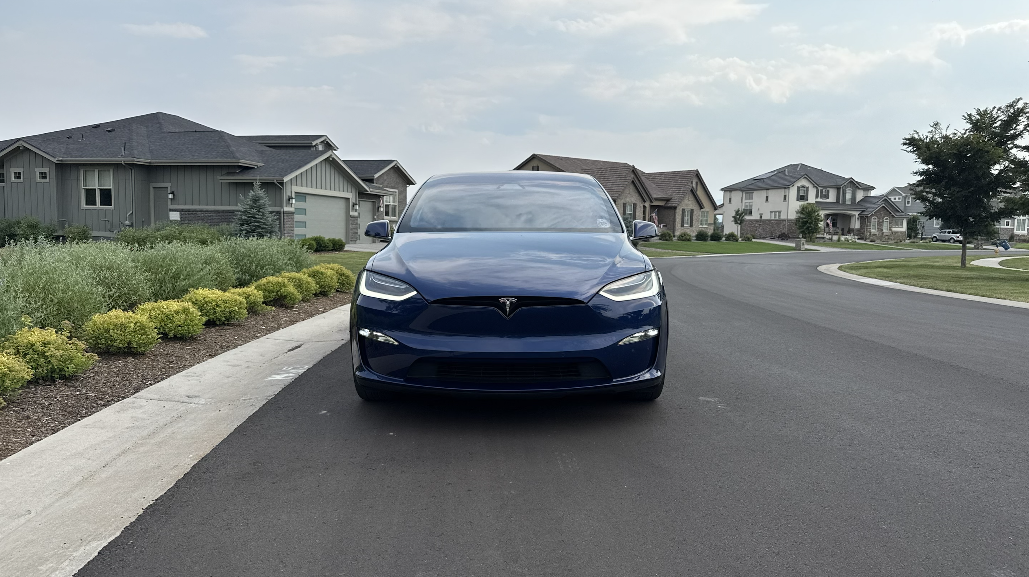 Used 2022 Tesla Model X Plaid AWD/4WD image 2