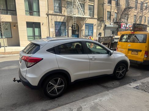 Used 2021 Honda HR-V EX image 22