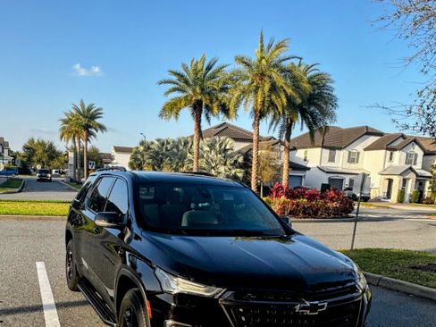 Used 2022 Chevrolet Traverse LS w/ Midnight/Sport Edition image 2